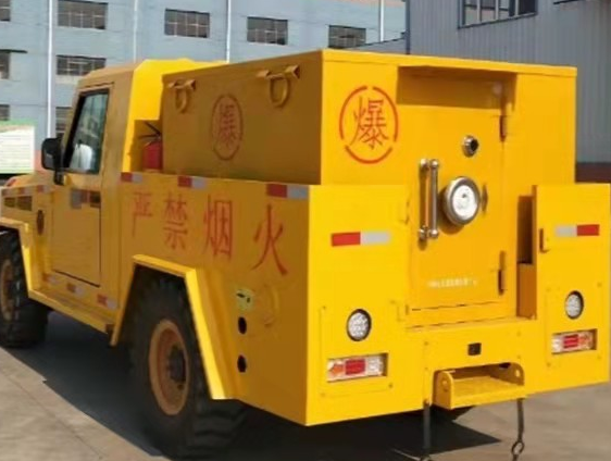 防城港凯龙爆破器材运输车:保障爆破任务的安全运行